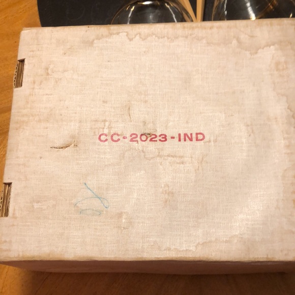 Inland's Carafette and Warmer Set with original box, Candles not included. - Picture 12 of 16